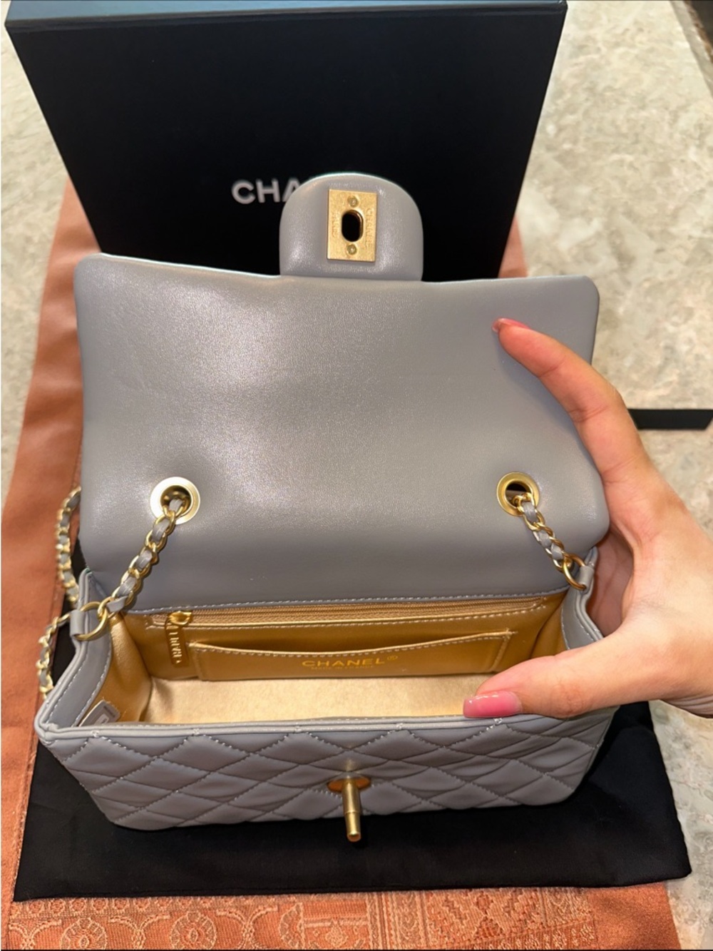 Pearl crush mini lambskin Leather Flap Bag in Light Gray with Gold Hardware - Picture 4 of 8